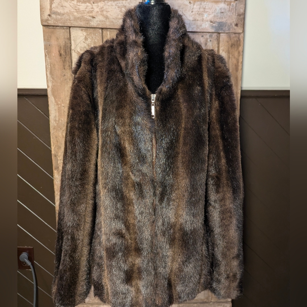 Faux Fur Coat.    Lg